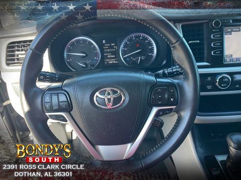 Used 2019 Toyota Highlander FWD V6 image 7
