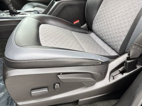 Used 2016 Chevrolet Colorado Z71 AWD/4WD image 37