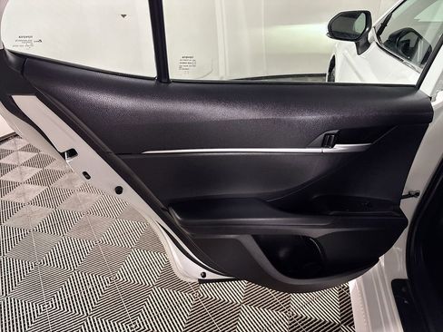 Used 2023 Toyota Camry SE image 18