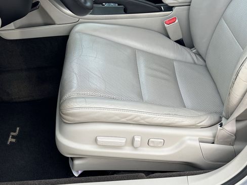 Used 2012 Acura TL w/ Technology Package image 11