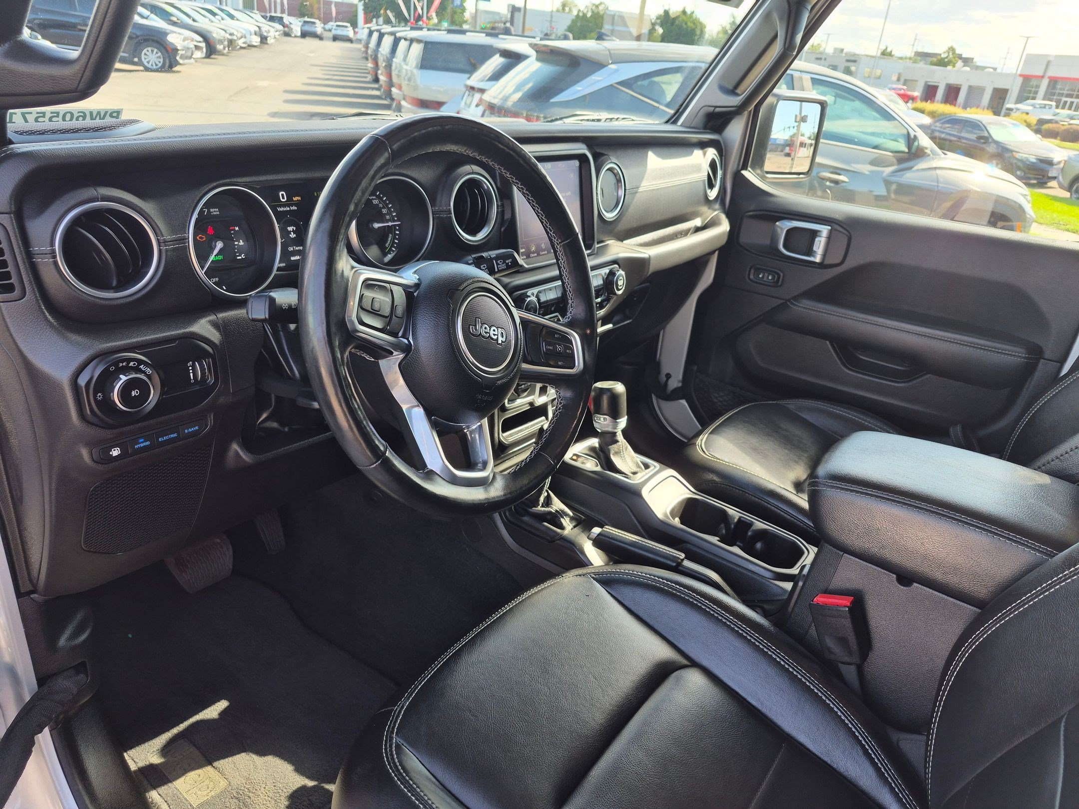 Used 2023 Jeep Wrangler Unlimited Sahara w/ Cold Weather Group AWD/4WD image 15