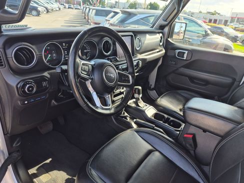 Used 2023 Jeep Wrangler Unlimited Sahara w/ Cold Weather Group AWD/4WD image 15