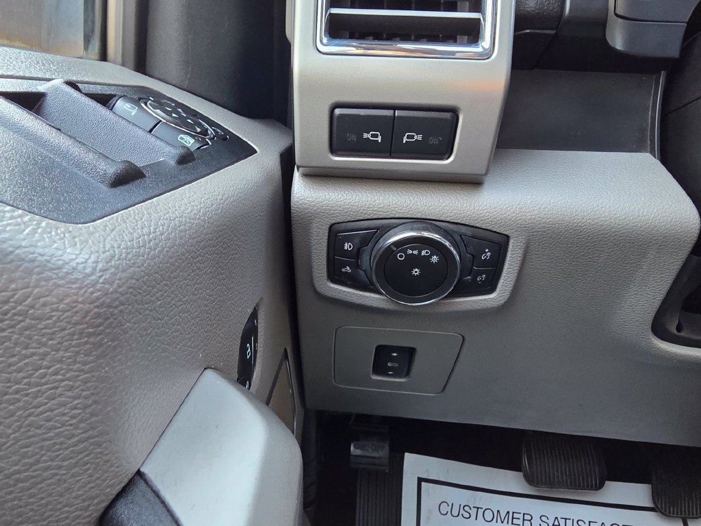 Used 2016 Ford F150 Lariat w/ Equipment Group 501A Mid RWD image 33