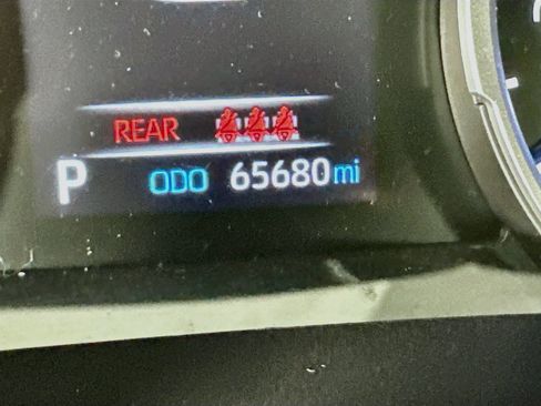 Used 2021 Toyota RAV4 XLE Premium AWD/4WD image 19