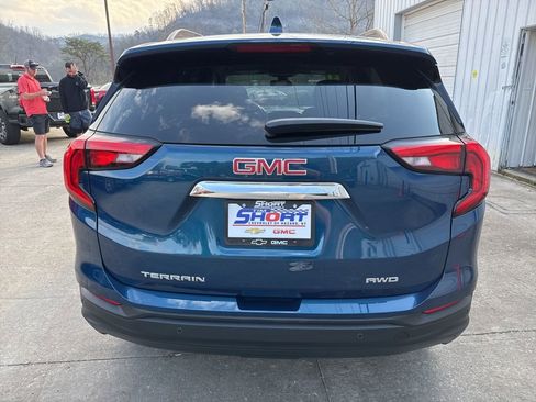 Used 2021 GMC Terrain SLE w/ Driver Convenience Package image 5