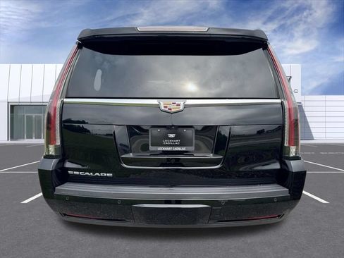 Used 2018 Cadillac Escalade ESV Platinum AWD/4WD image 10