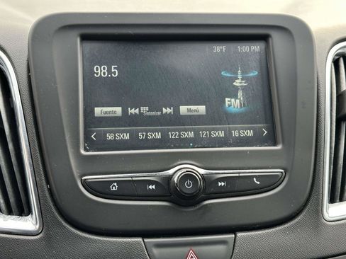 Used 2018 Chevrolet Malibu LT image 17