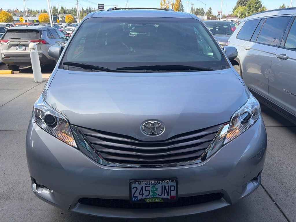 Used 2017 Toyota Sienna XLE w/ XLE Navigation Package AWD/4WD image 1