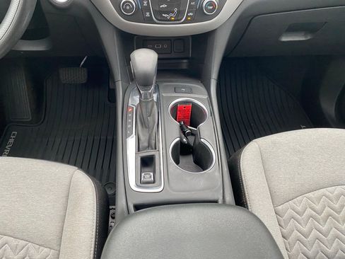 Used 2022 Chevrolet Equinox LT AWD/4WD image 16