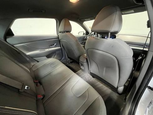 Used 2024 Hyundai Elantra SEL FWD image 12