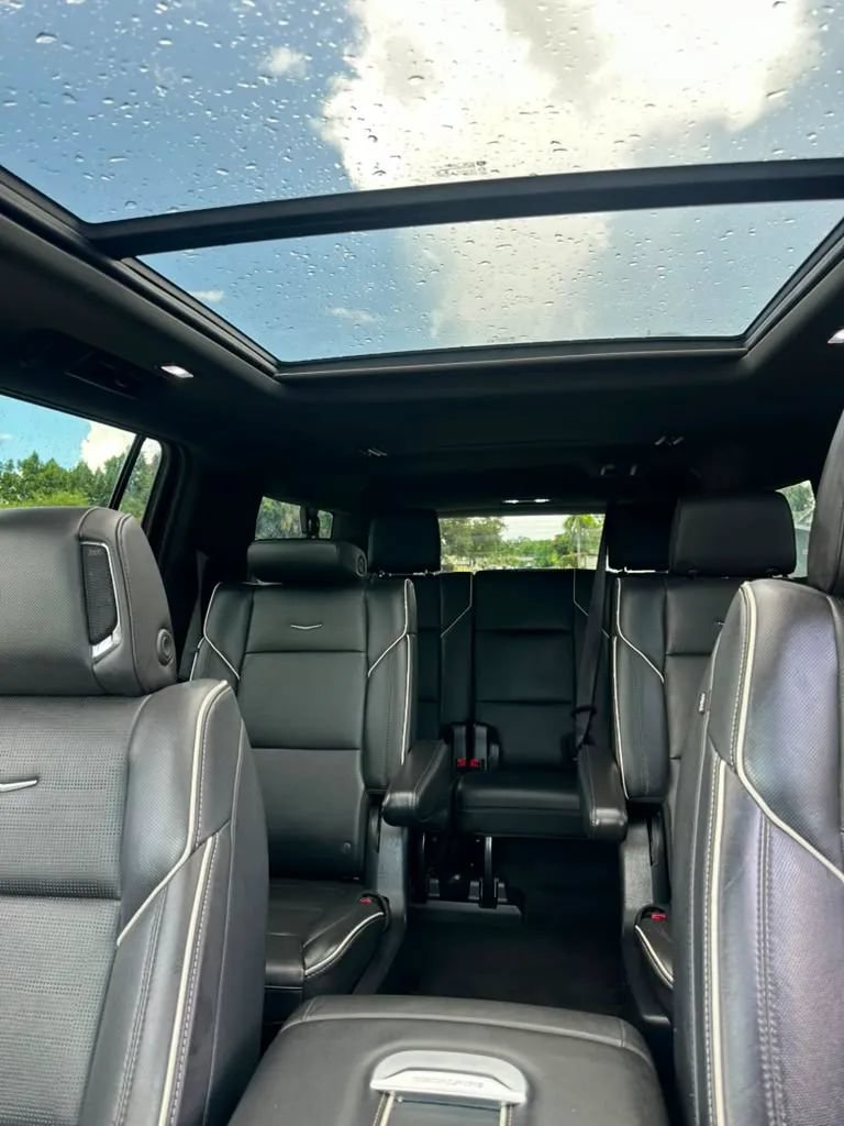 Used 2023 Cadillac Escalade ESV Premium Luxury AWD/4WD image 12