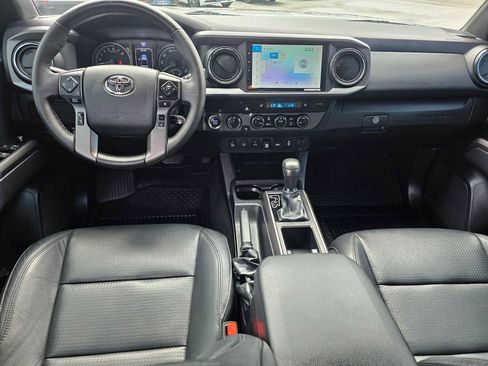 Used 2023 Toyota Tacoma TRD Off-Road w/ TRD Premium Off Road Package image 19