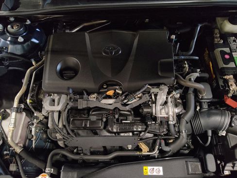 Used 2019 Toyota Camry LE FWD image 30