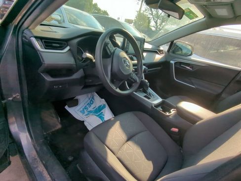 Used 2019 Toyota RAV4 XLE AWD/4WD image 7