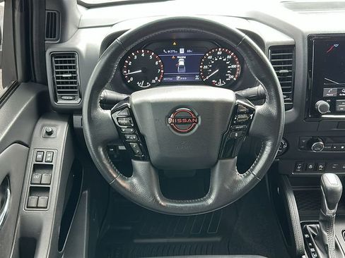 Used 2022 Nissan Frontier PRO-4X w/ Pro-4X Premium Package image 12