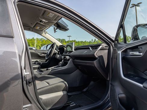 Used 2024 Toyota RAV4 XLE AWD/4WD image 12