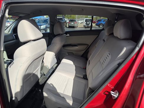 Used 2018 Kia Sportage LX image 17