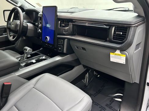 Used 2025 Ford F150 Lightning Flash image 19