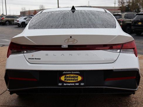 New 2025 Hyundai Elantra Limited image 5