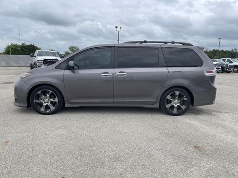Used 2014 Toyota Sienna SE w/ SE Premium Package w/Entune image 7