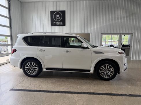 Used 2024 Nissan Armada SL w/ Captain's Chairs Package AWD/4WD image 13