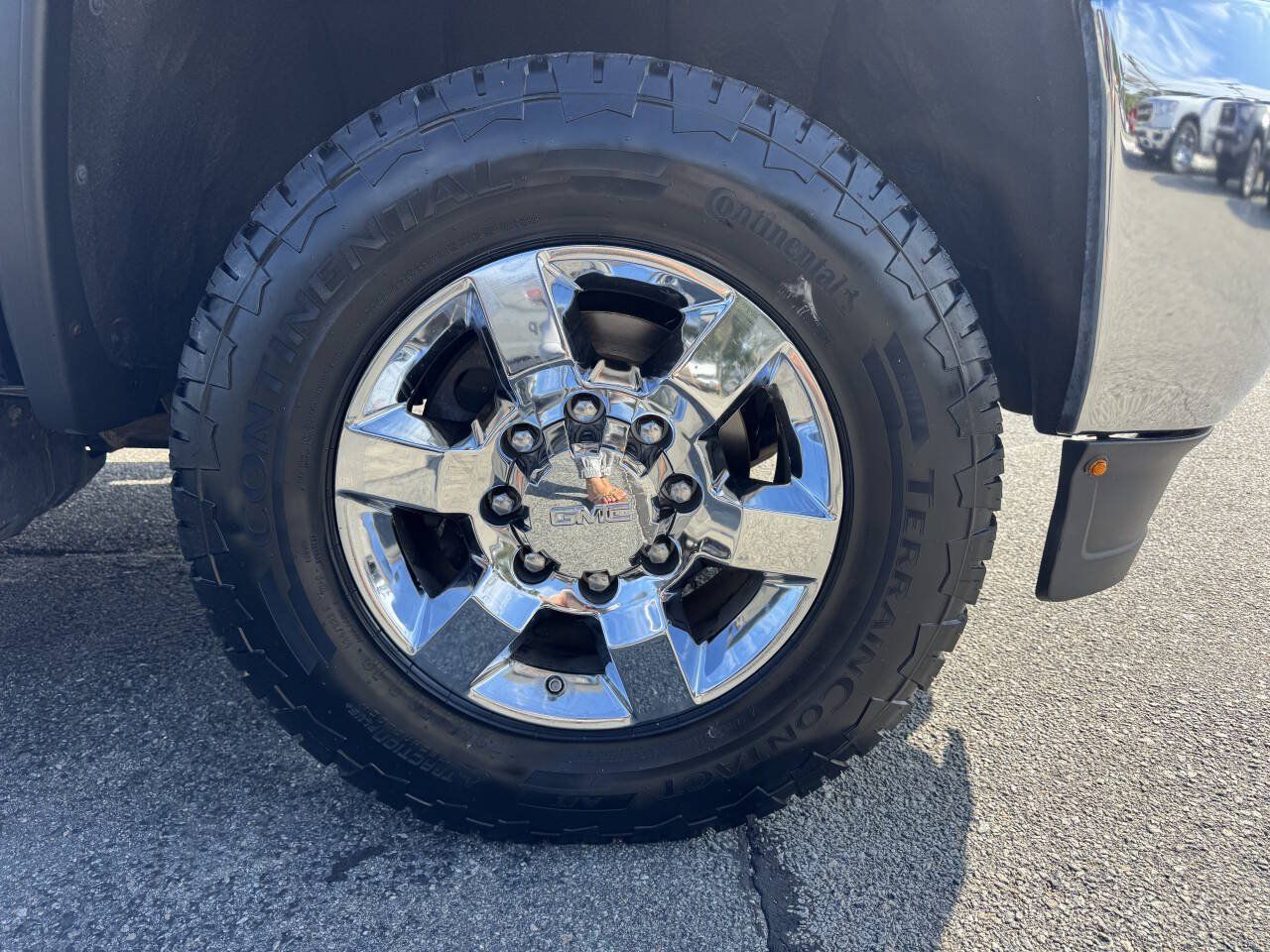 Used 2019 GMC Sierra 2500 SLT w/ Duramax Plus Package AWD/4WD image 14