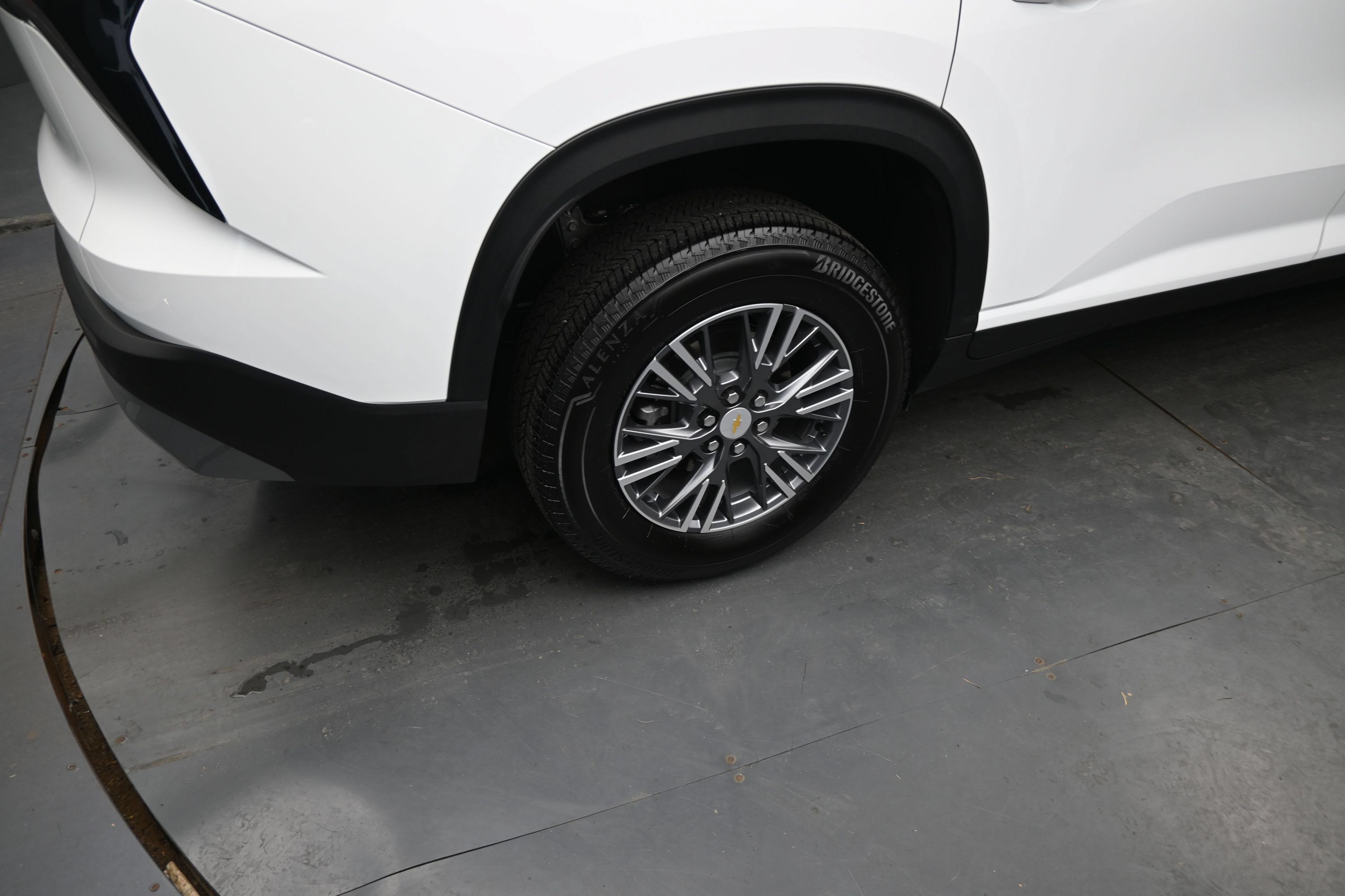 Certified 2026 Chevrolet Traverse LT w/ Driver Confidence Package FWD image 11