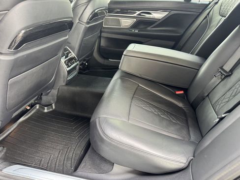 Used 2016 BMW 750i xDrive image 16