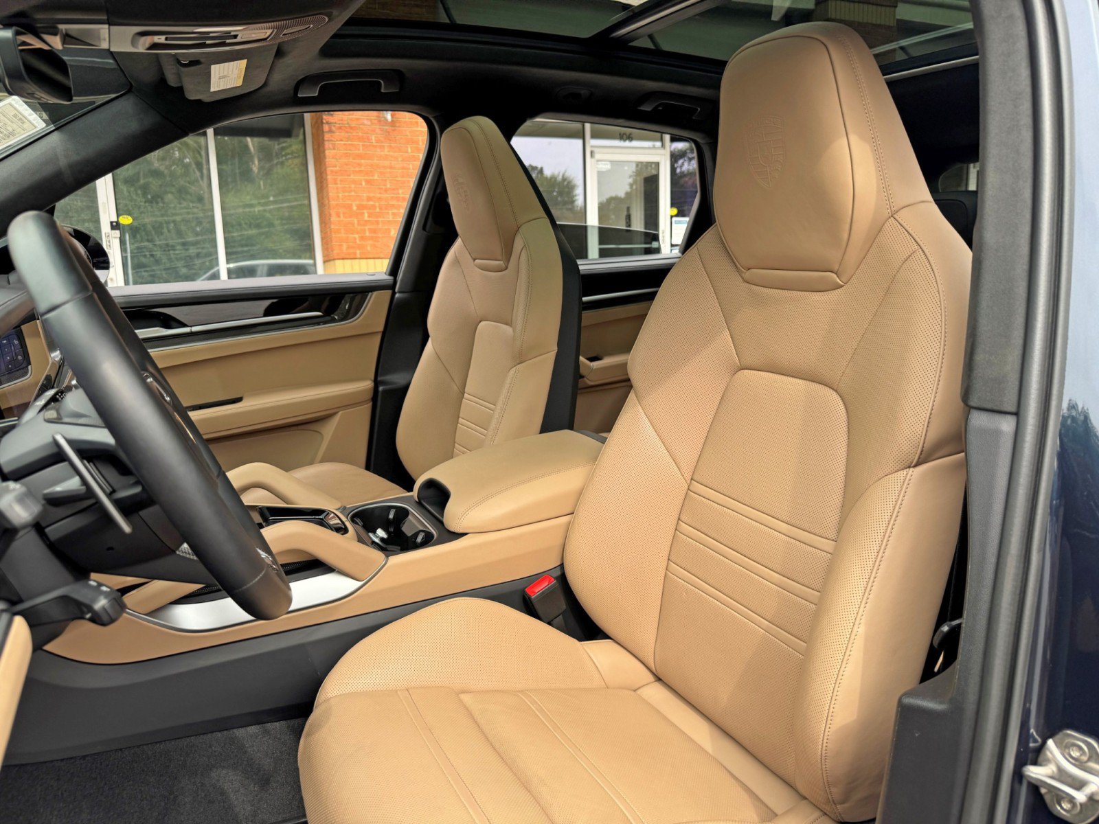 Used 2024 Porsche Cayenne Turbo AWD/4WD image 44