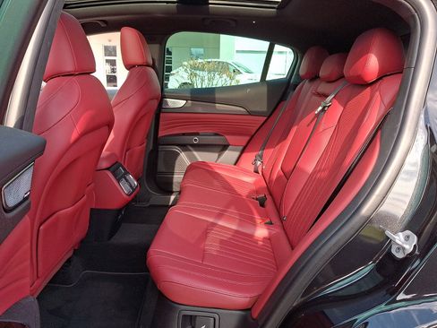 Used 2023 Maserati Grecale Modena AWD/4WD image 10