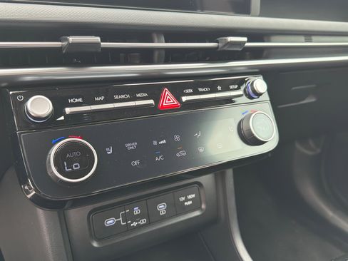 Certified 2025 Hyundai Tucson Blue AWD/4WD image 30