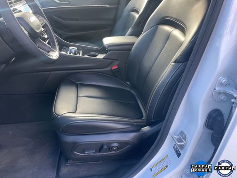 Used 2024 Jeep Grand Cherokee L Limited image 9