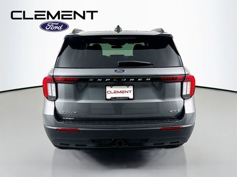 New 2026 Ford Explorer Active image 7