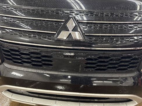 Used 2024 Mitsubishi Outlander SE image 17