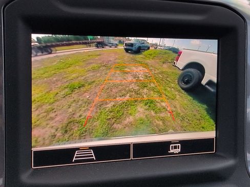 Used 2022 Chevrolet Silverado 1500 Custom RWD image 17