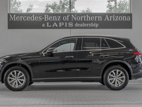 Used 2026 Mercedes-Benz GLC 300 4MATIC image 2
