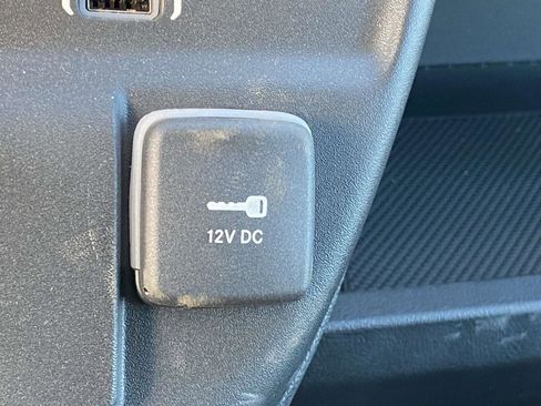 Used 2025 RAM ProMaster 2500 w/ Convenience Group image 7