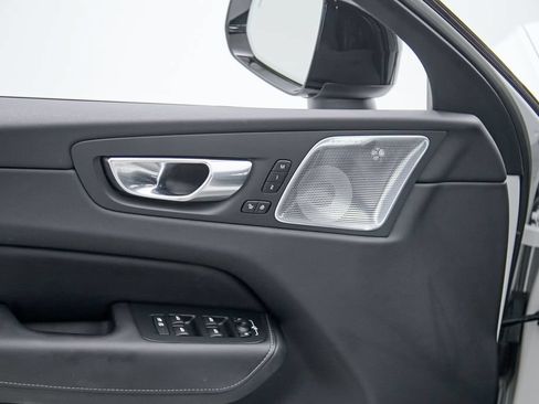 Certified 2023 Volvo XC60 B6 Ultimate w/ Climate Package AWD/4WD image 11