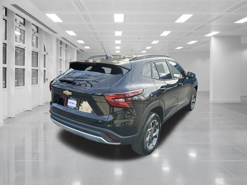 Certified 2025 Chevrolet Trax LT image 5