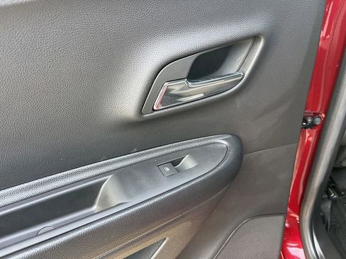 Used 2022 Chevrolet Trax LT w/ LT Convenience Package image 41