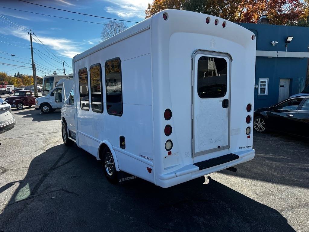 Used 2015 Ford E-350 and Econoline 350 Super Duty RWD image 2