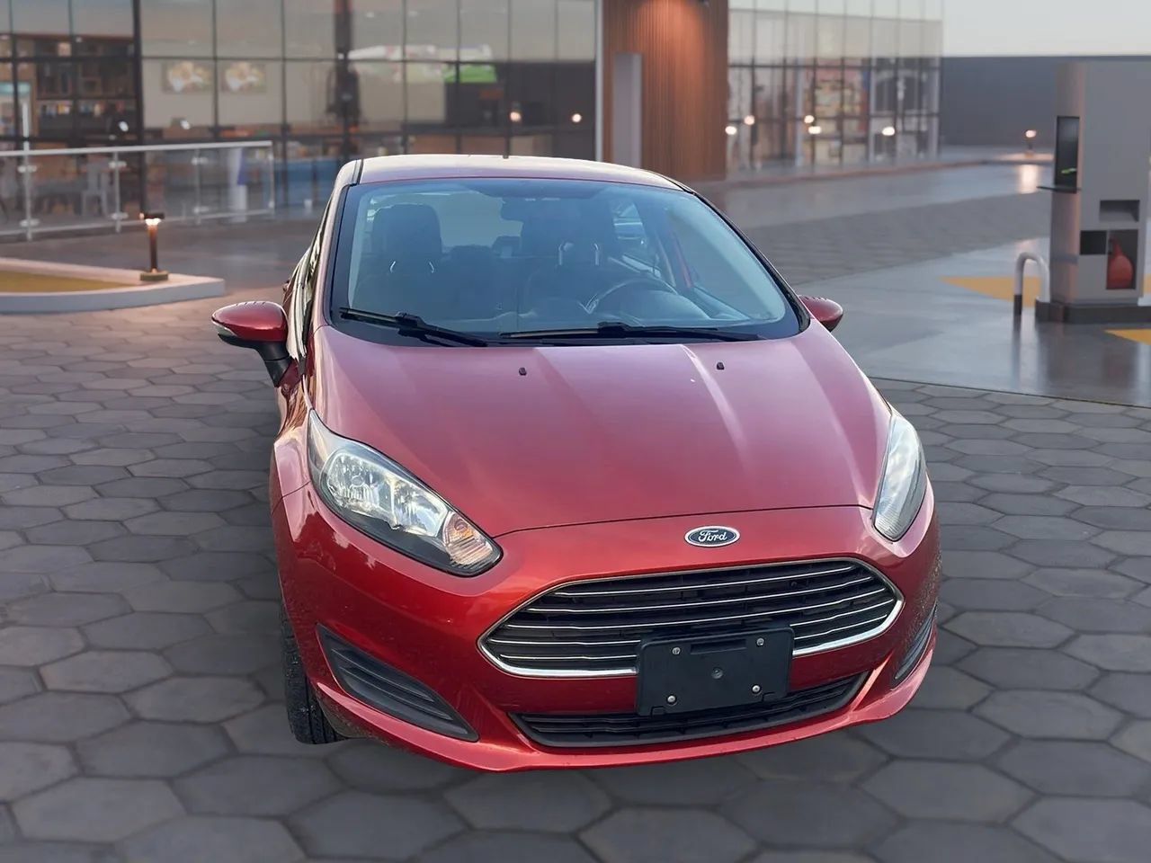 Used 2018 Ford Fiesta SE FWD image 17