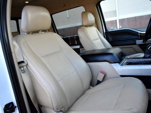 Used 2015 Ford F150 Lariat image 29