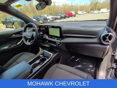 Used 2025 Chevrolet Equinox LT AWD/4WD image 29