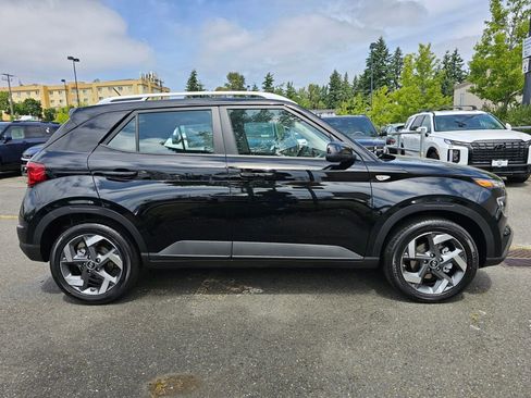 Used 2025 Hyundai Venue SEL image 8