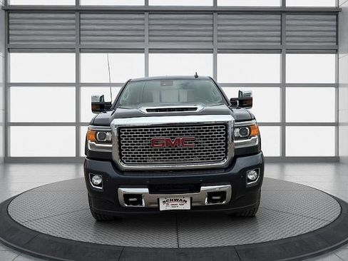 Used 2017 GMC Sierra 2500 Denali w/ Duramax Plus Package image 9