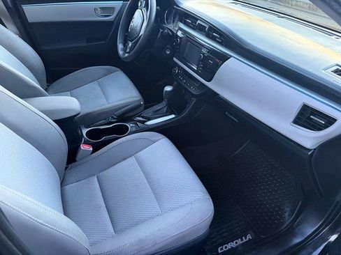 Used 2015 Toyota Corolla LE image 6
