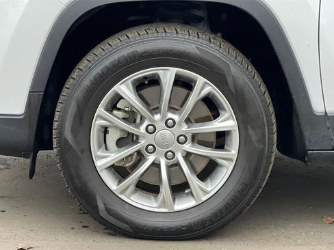 Used 2022 Jeep Cherokee Latitude Lux image 25