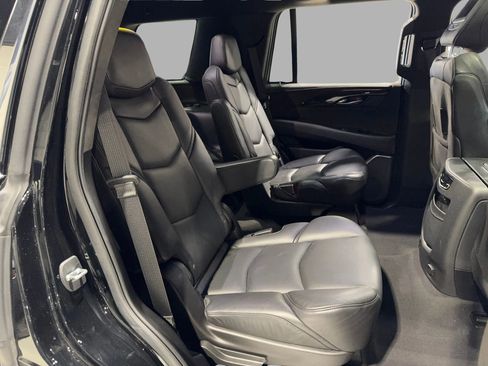 Used 2019 Cadillac Escalade Platinum image 23