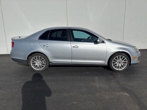 Used 2006 Volkswagen Jetta GLI image 2